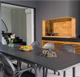 Luxury 5-Bedroom Villa with Sea-Views and Infinity Pool near Dubrovnik – Sleeps 10